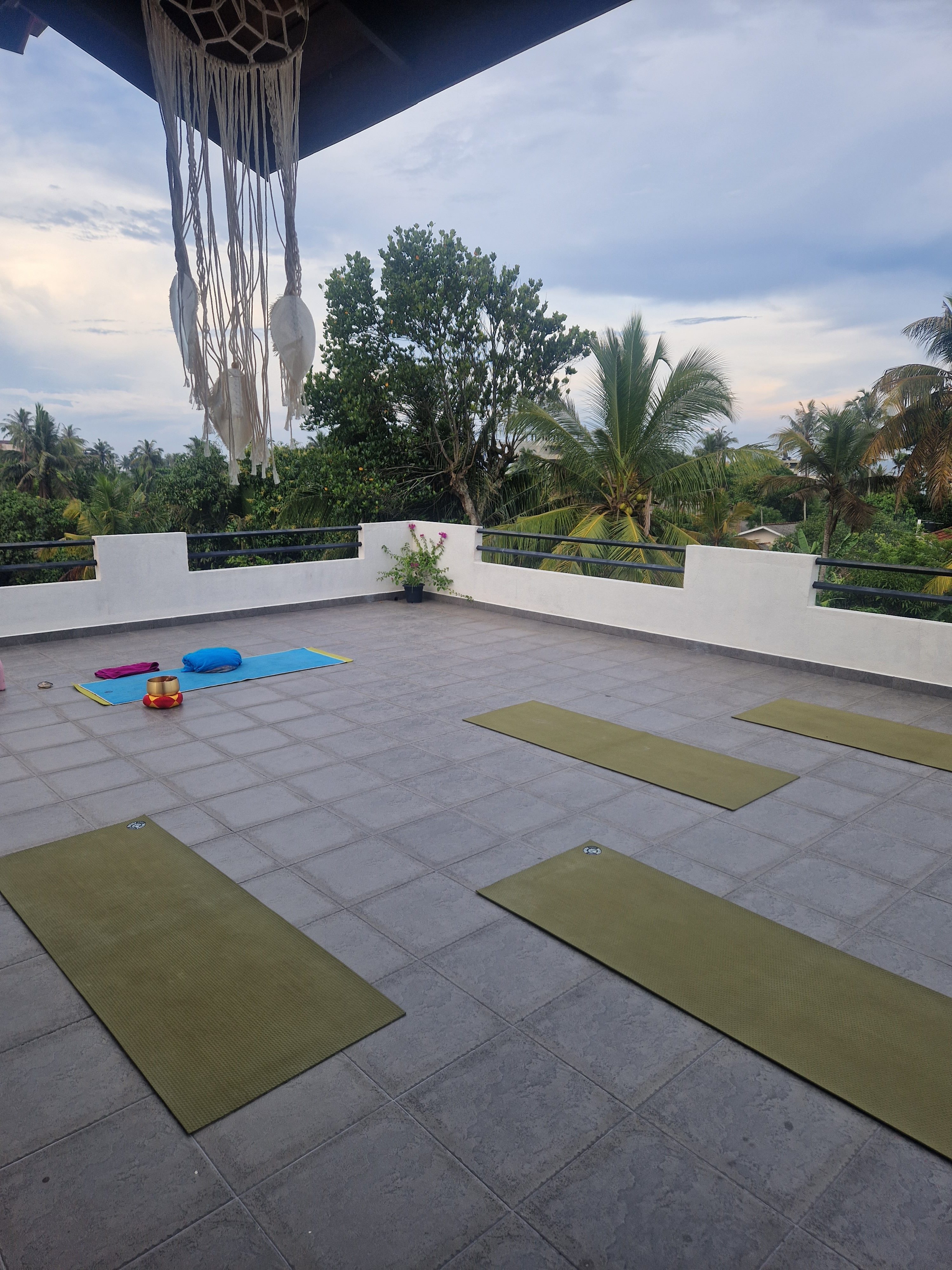 Yoga Retreat Sri Lanka | Blue Lotus Yoga House Hikkaduwa